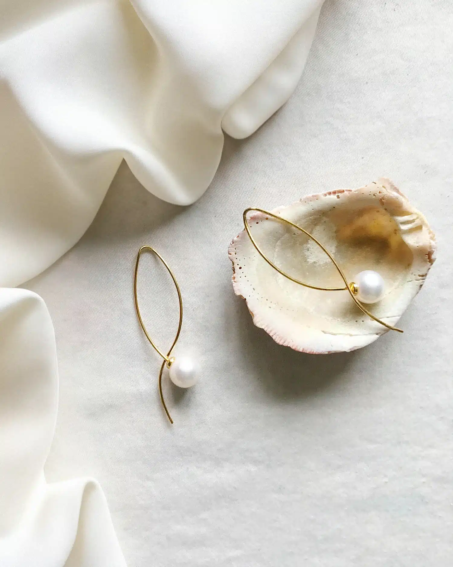 Drakenberg Sjölin Jewellery golden earrings