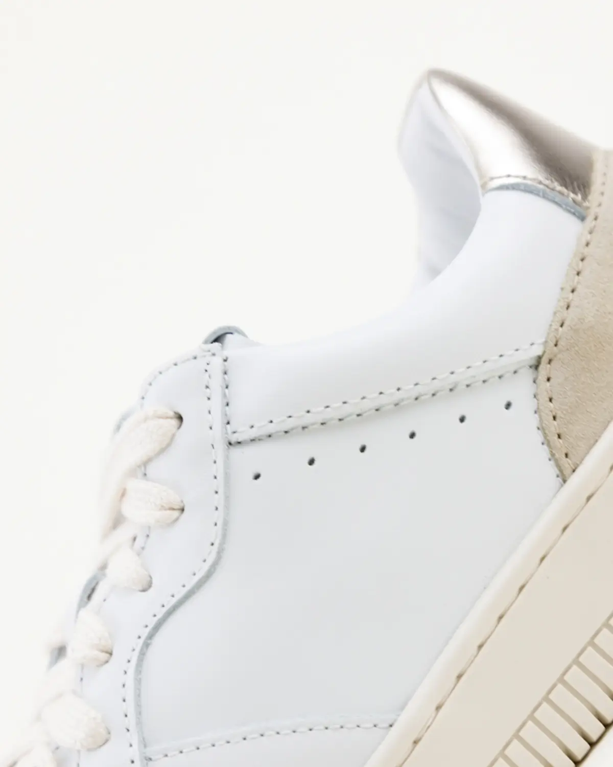 White sneaker made in Italy by Classe Toscana