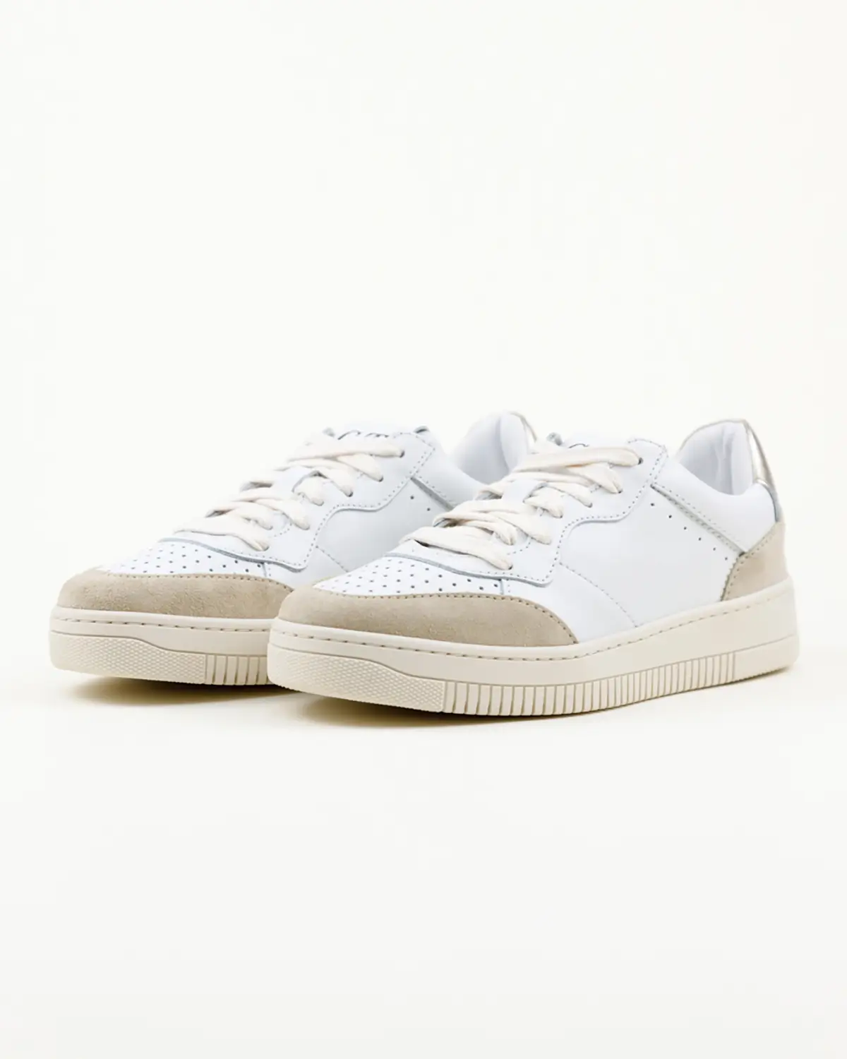 White sneaker made in Italy by Classe Toscana