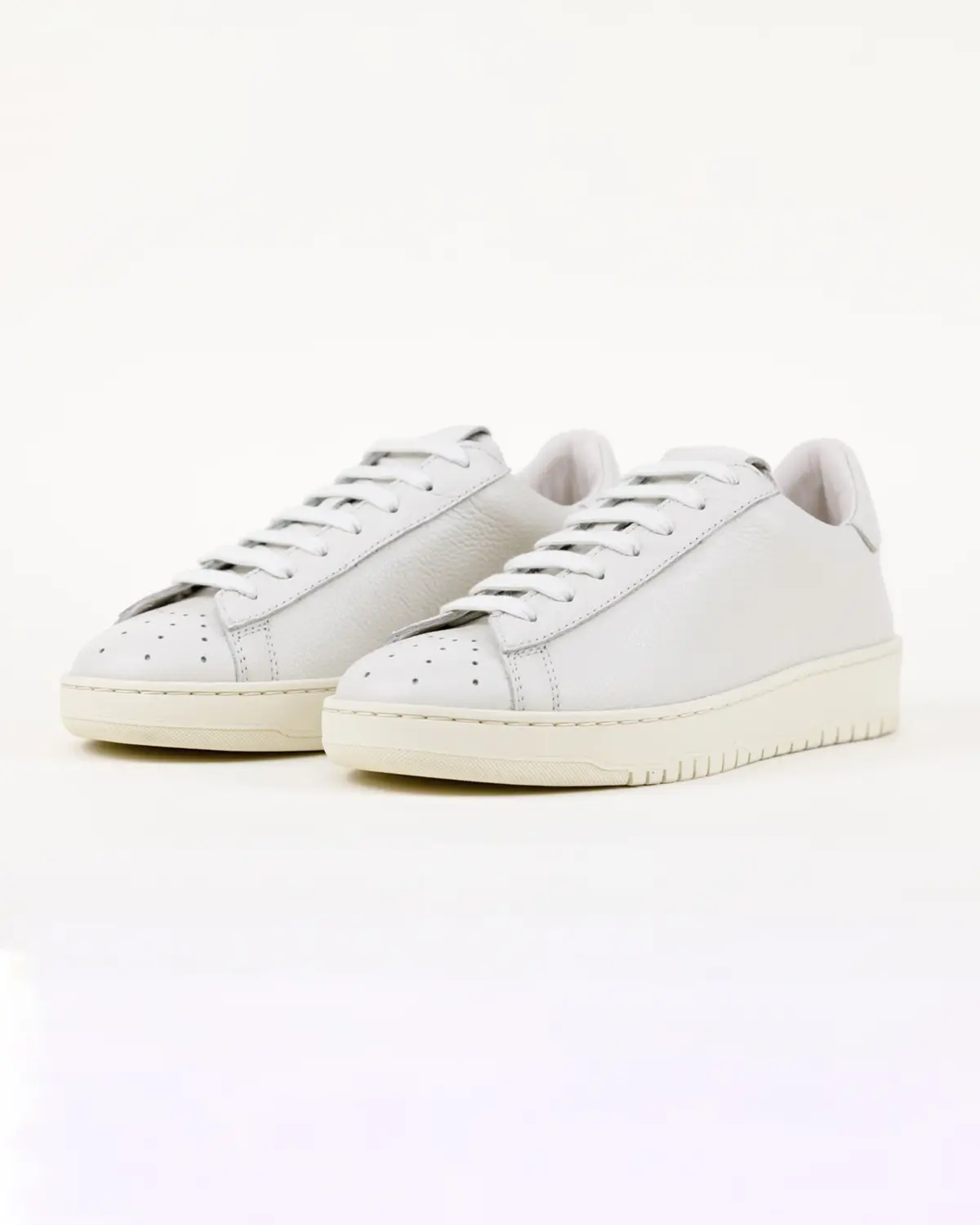 White sneaker made in Italy by Classe Toscana