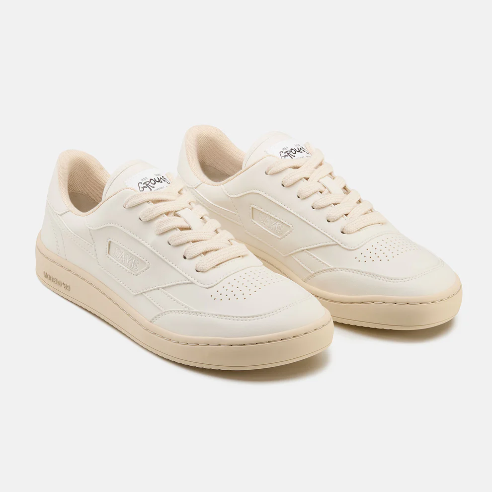 Vegan sneaker from Saye in off-white