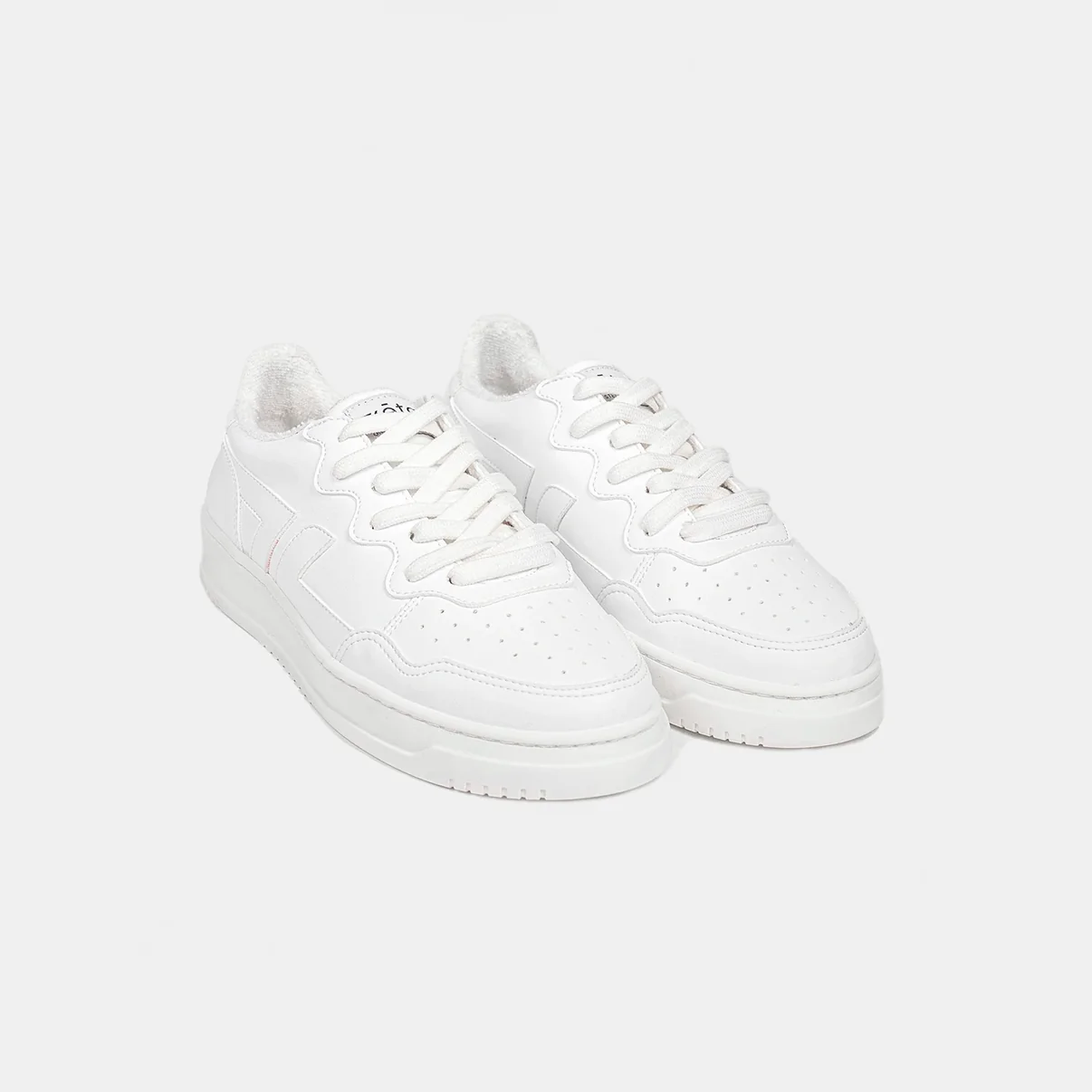 Vegan sneaker from Zeta in white
