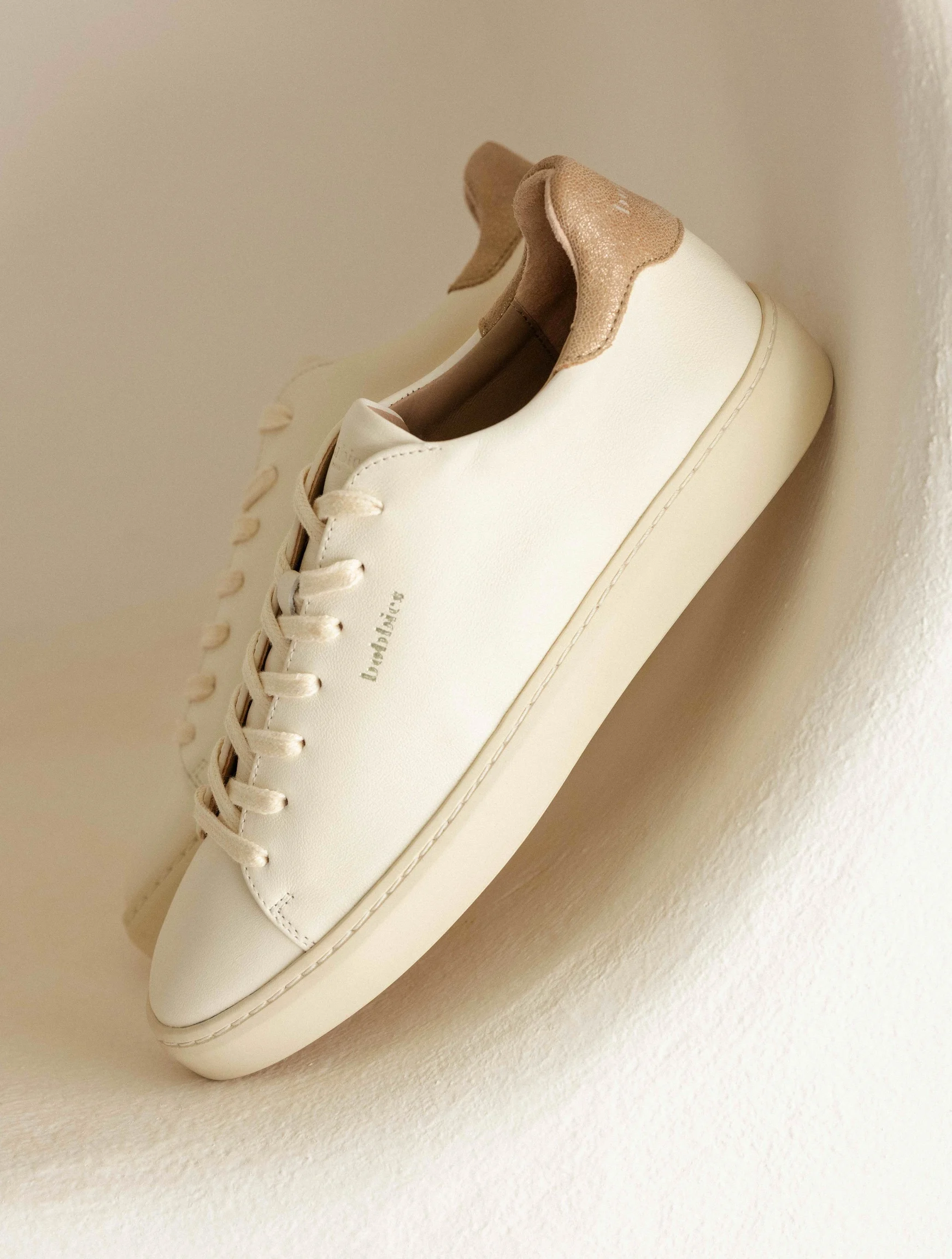 Sneakers made in Europe from Bobbies