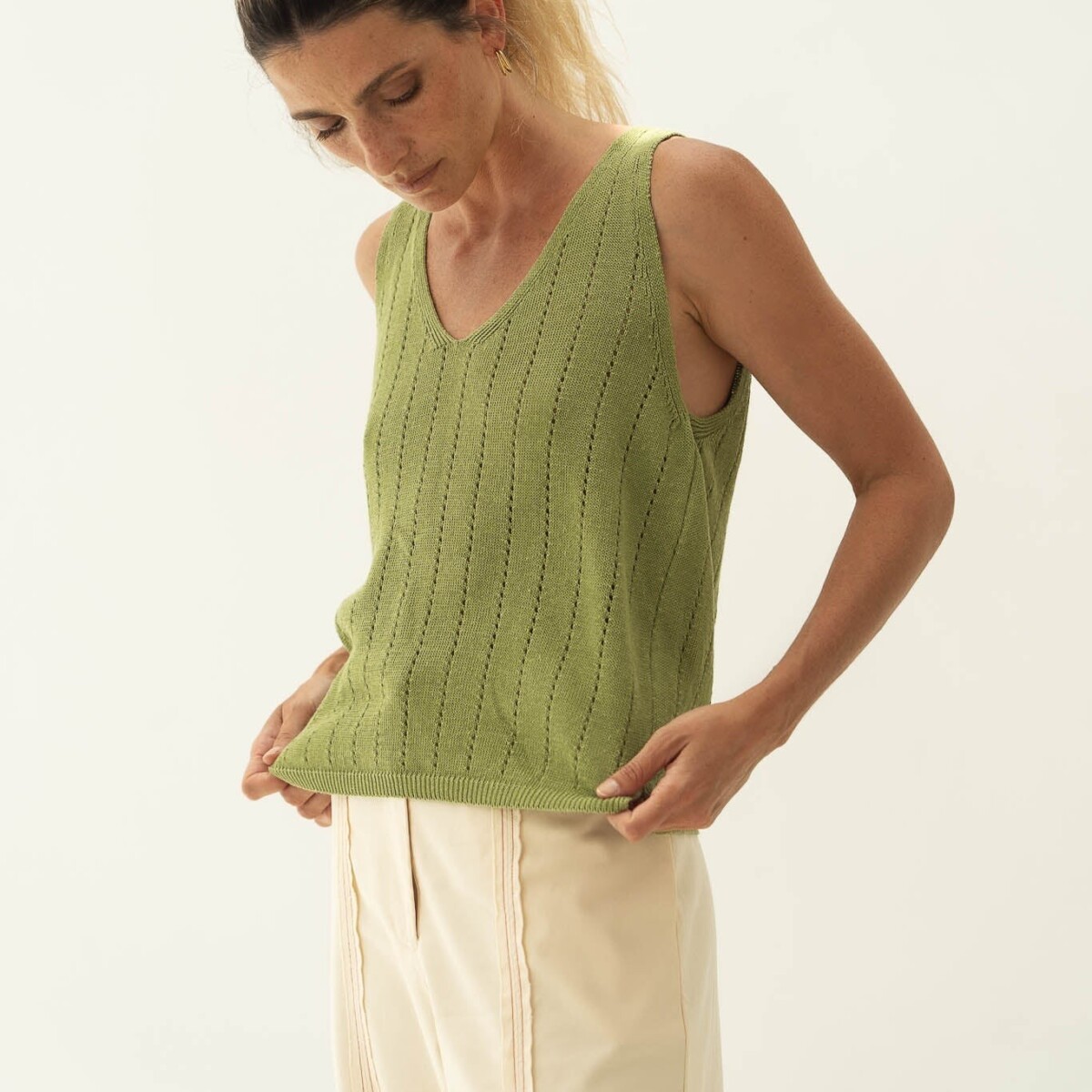 Jaya Green Linen Top by Näz.