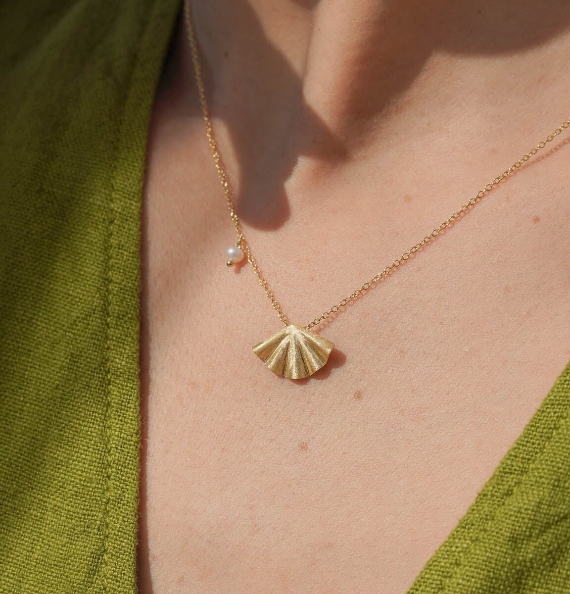 Shell Necklace by Näz.