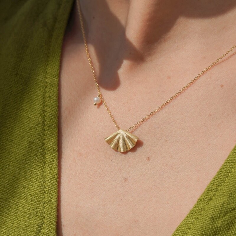 Shell Necklace by Näz.